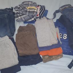 vendo per svuota armadio lotto abiti bambino maschietto 
-11 pantaloni (8 tute -2 pantaloni -1imbottito jeans)
-1 camicia
-3 salopette
-3 maglie
vendo tutto a 2€ il pezzo.