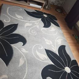 large rug good condition size 160 by 220