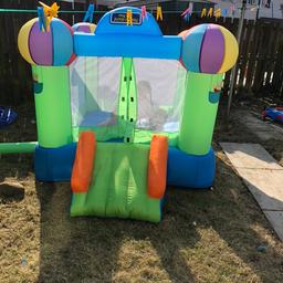 Comes with bag and blower few marks as to be expected but still in good condition. No ground pegs as can’t find them but we never used them. hours of fun for the kids open to offers