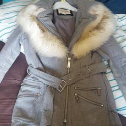 brought from riverisland worn couple times
excellent condition
size 6 xs would fit size 8 as bit big on me round waste 