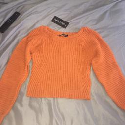 Brand new
Size L but fits more like a small