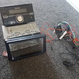 Double din stereo all work in really good condition can change the keys and background to what ever colour u like and its AUX USB AND BLUETOOTH AND PLAYS CDS