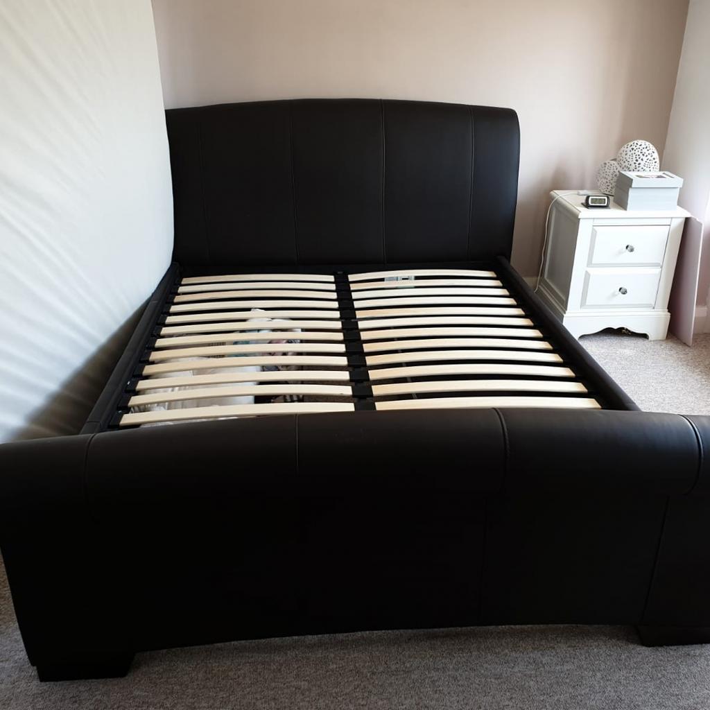 King Size bed frame in London Borough of Havering für 180,00 £ zum
