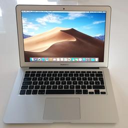 Zum Verkauf steht ein Apple MacBook Air mit 13,3 Zoll Bildschirm. Das MacBook verfügt über einen 1,8 GHz Intel Core i5 Prozessor, 4 GB Arbeitsspeicher und 128 GB Flash-Speicher / Festplatte. Das Gehäuse befindet sich in gutem Zustand, keine Kratzer. Ebenso der Akku, 354 Ladezyklen, somit ergeben sich je nach Anwendung Akkulaufzeiten von rund 5 Stunden. Installiert ist das Betriebssystem Mojave 10.14.6. Diverse Anschlussmöglichkeiten, siehe Fotos. Netzteil inklusive. Funktionert einwandfrei.