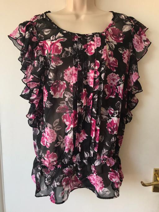 Buy & Sell Hertfordshire Stevenage - Photos for Ladies floral chiffon top new with tags S 18