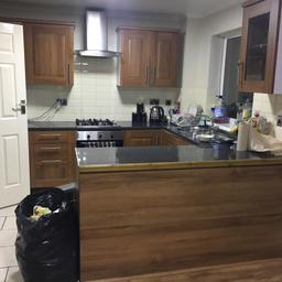 kitchen for quick sale .condition used but good.
 extractor fan
gas
sink
collection from b8.