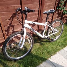 Bike in very good condition, new tyres - 24-inch wheels, new seat,
some scratches on frame