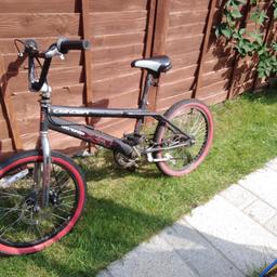 Bike in good working condition, 20-inch wheels
(make me offer)