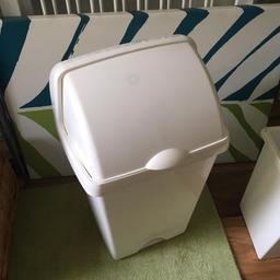 white clean plastic bin