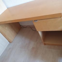 Gebrauchter Ikea Schreibtisch zum verkaufen
 masse: Höhe 60cm Breite 60cm Länge 1,40m
