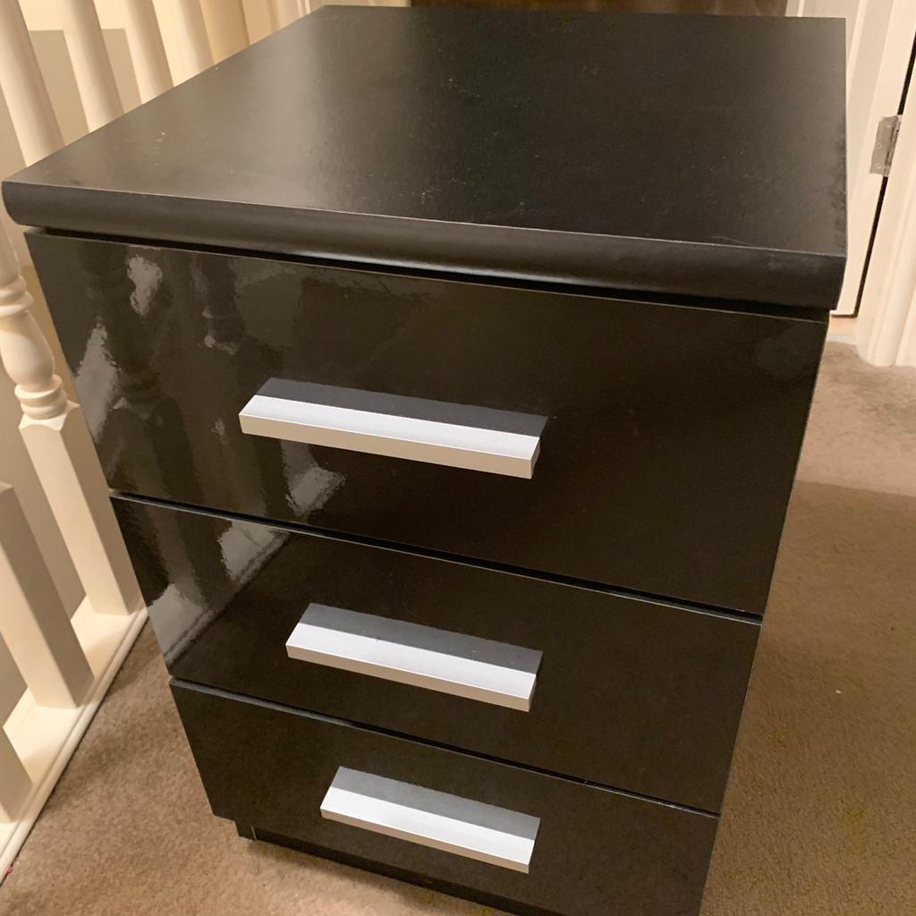 Black gloss bedside table in WS10 Walsall for £10.00 for sale Shpock
