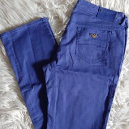 Original Hose von Armani Jeans
Sale!
Alles muss raus
Gr.31 (L/XL)
Blau Coral
Preis verhandelbar