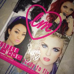 Little Mix book - FRONT COVER SIGNED BY THE GIRLS THEMSELVES!!! > see photo. 

My sister met them at Westfield at their Nail Launch. 

100% GENUINE! 

Collection only.