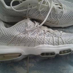 ADULTS NIKE AIR MAX NEW CONDITION
SIZE 6 ONLY WANT £15 FOR THEM 
IDEAL FOR SCHOOL
PLEASE TAKE A LOOK AT MY OTHER ADDS
