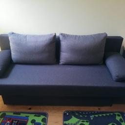 Verkaufe nur 2 Monate altes Sofa zum Ausziehen. 185x130cm
NP 180€ aus Platzmangel günstig abzugeben