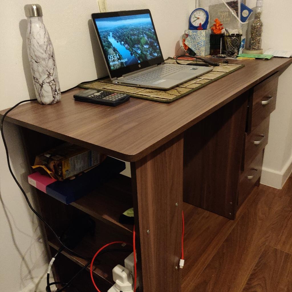 Home Office Computer Desk - Table/ Workstation is ideal for a study or bedroom. Features: Metal handles 3 non-locking drawers 3 fixed shelves Maximum screen weight desk will hold is 10kg Size: 120 (L) x 49 (W) x 72 (H) cm Weight: 24. 5kg Packed flat - weight in packaging is 27kg Self-assembly