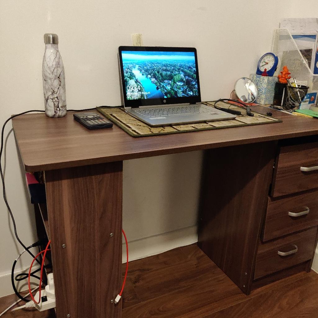 Home Office Computer Desk - Table/ Workstation is ideal for a study or bedroom. Features: Metal handles 3 non-locking drawers 3 fixed shelves Maximum screen weight desk will hold is 10kg Size: 120 (L) x 49 (W) x 72 (H) cm Weight: 24. 5kg Packed flat - weight in packaging is 27kg Self-assembly