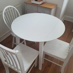 Hi, I am selling this table as I have found one that better suits the space I have.
The table is in excellent condition.
Table alone is £75 on Amazon and £70 on the Range website.


Collection only