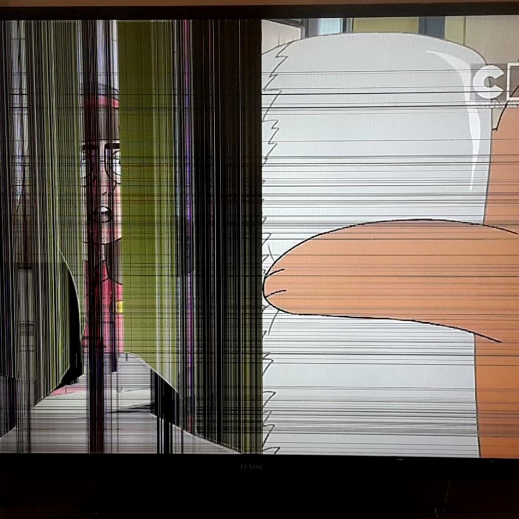 LUXOR 50 Smart TV Brokrn Screen In BD5 Bradford For 35 00 For Sale