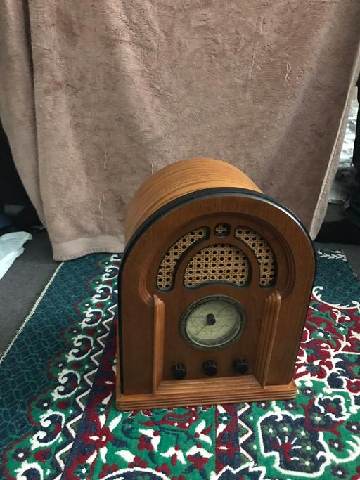 Buy & Sell North London Enfield - Photos for Old vintage radio