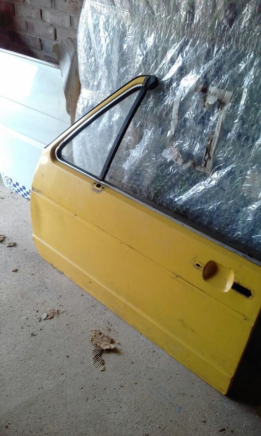 Vehicles Tyne and Wear Sunderland - Photos for VW Golf mk1 passenger side door in yellow