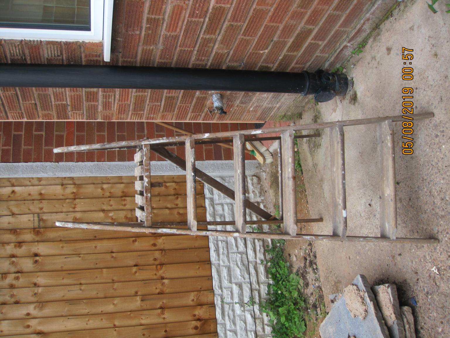 WOODEN STEP LADDERS in DY6 Dudley for £10.00 for sale Shpock