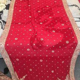 i am selling this beautiful gorgeous bridal lehnga only wore once on wedding day for a few hours in great condition.I purchased the lehnga for £700. Sensible offers can be accepted😊.
BTW pictures do not do the justice. If you live locally your more than welcome to view it.