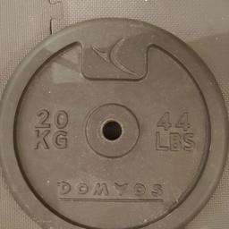 Due to relocation I sell my bar and 40kg weights set 2x20kg. Good conditions.

Only pick up at my place accepted.

In case of any questions please do not hesitate to connect with me.