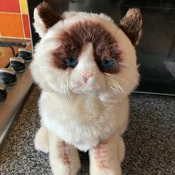 Official Gund Grumpy cat
Brand new
Collectors item, not a toy
Collection only
This is not a copy and has the genuine Gund label on

Reduced from £20