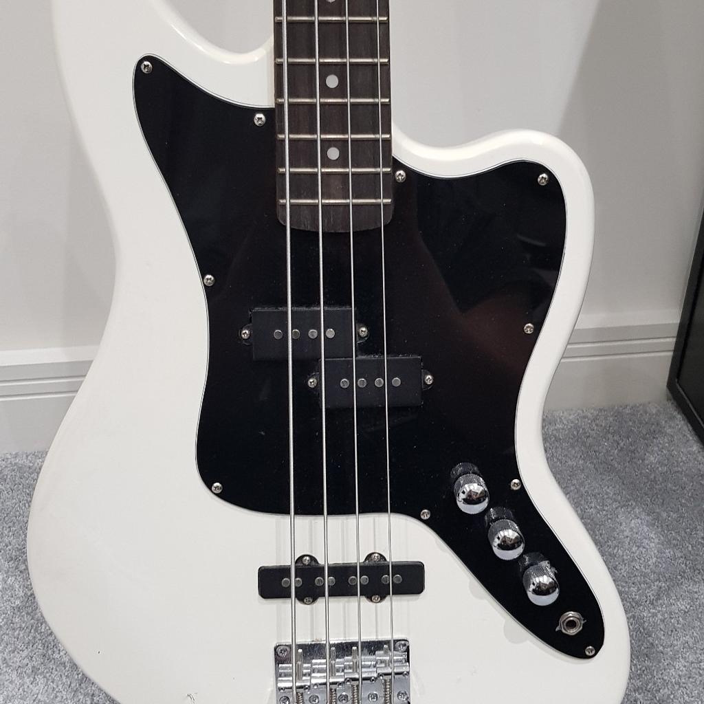 Seattle Left Handed Bass Guitar by Gear4music, White at Gear4music