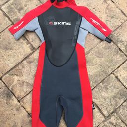 C-Skins size Large Youth. 
Fits my child age 10-12 approx. 
Really great condition 
Collect only