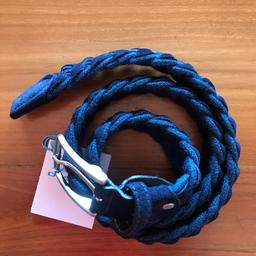 Cintura in vera pelle
Colore blu
Made in Italy
Nuova
Prezzo di listino:€100
