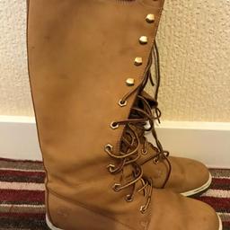 Timberland Womens 14 Inch Premium

Boots Wheat Size 4 - Used. Condition is Used.

In a very used condition and stitching coming away on one boot 

There are plenty of stains on boots and are in used condition

But if you clean with a stain remover could be a bargain
Originally cost £ 170