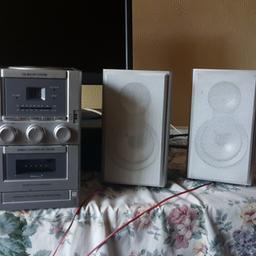 Multifunctional digital audio with two speakers. Everything as it should, selling it because I don't use it anymore.