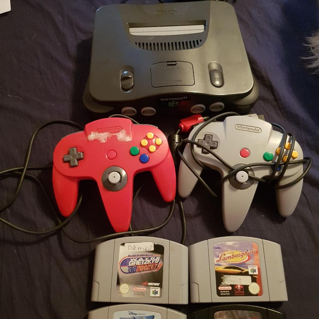 Nintendo 64 mit 4 Spielen und 2 Controllern in 08132 Mülsen für 75,00