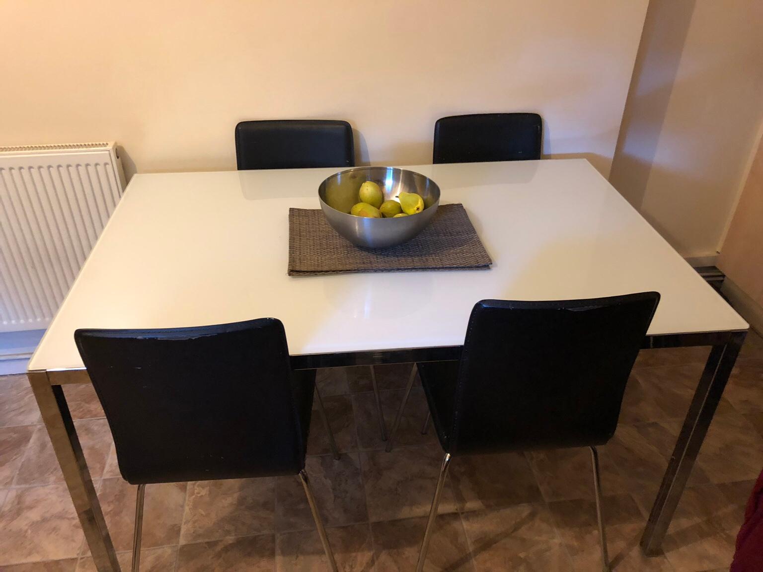 Ikea Table and 4x Dwell Chairs in N19 Islington für 120,00 £ zum ...