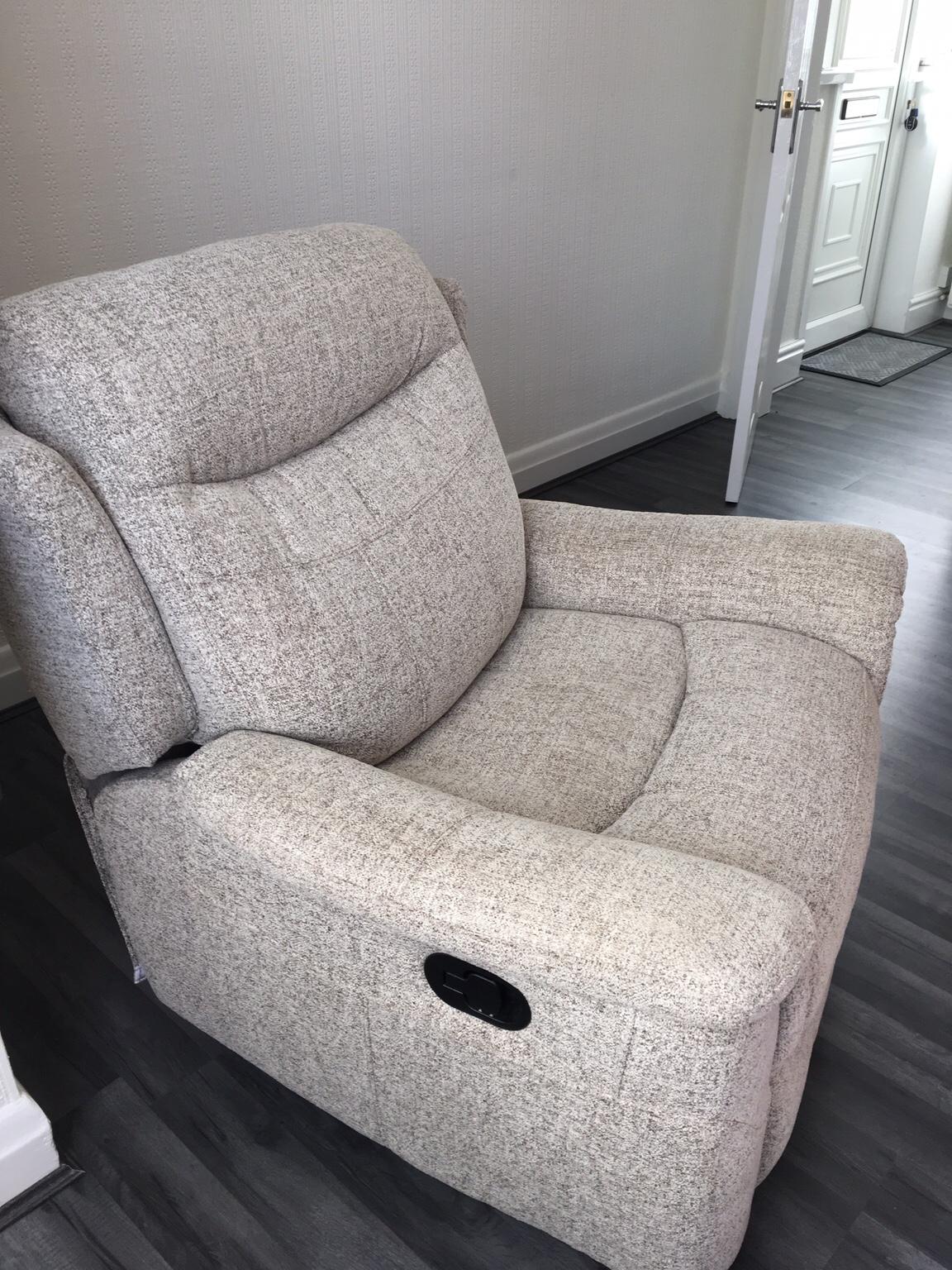 2 reclining chairs in CV2 Coventry for £100.00 for sale Shpock