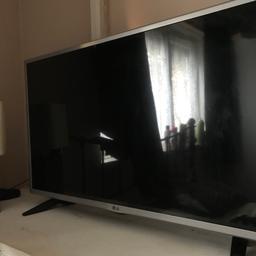 32 inch LG tv perfect condition only selling as never use it.