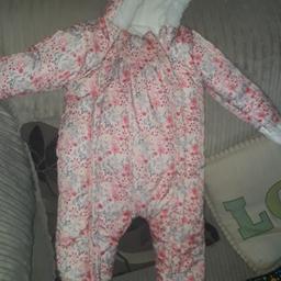 size 9 to 12 months old
Primark
excellent condition