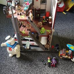 Ghostbusters fire House
Ghostbusters car all works fine(think it's got 2 little pieces missing from the top)
Hotdog stand,marshmellow man
Plus more bits, still have the box for the car
Check out my other ghostbuster things for sale