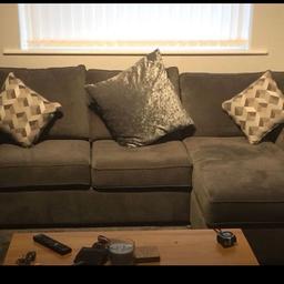 Good condition
Grey L shaped couch
First to see will buy, based in Aintree