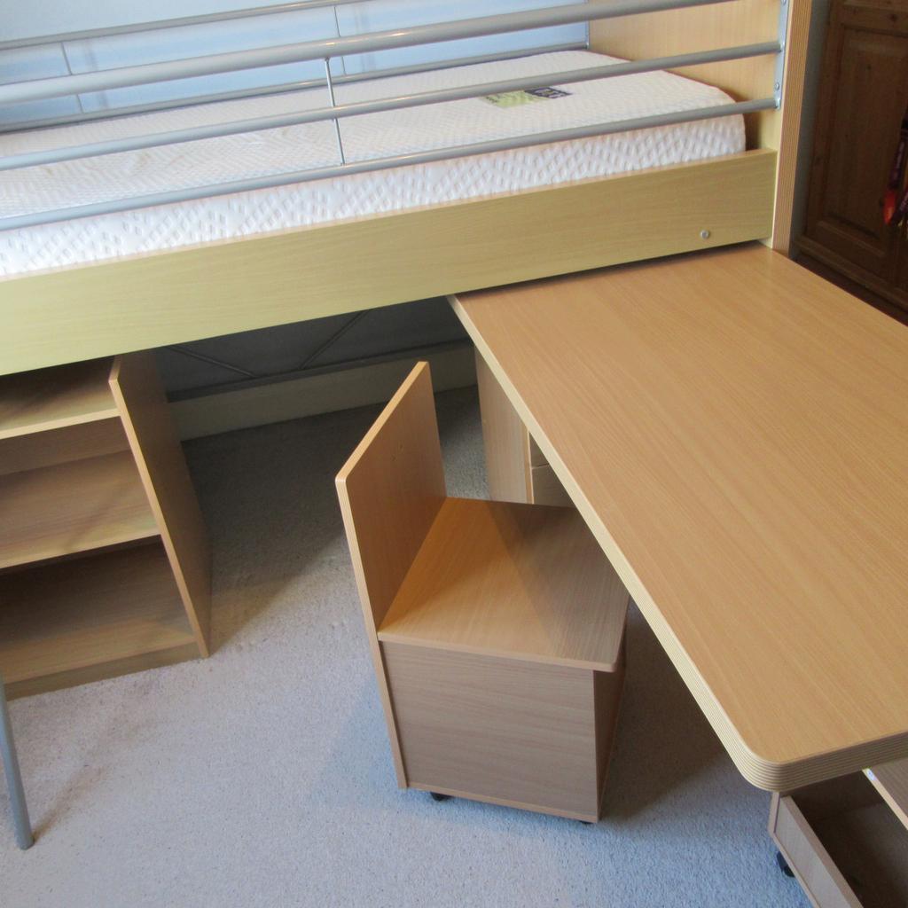 Dreams Hampshire cabin bed mid sleeper in CR2 Croydon for 80.00