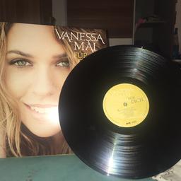 Ich verkaufe meine Schallplatte von dem ersten Solo Album von Vanessa Mai „Für Dich“
Wurde noch nie benutzt da ich keinen Plattenspieler besitze.
Preis VHB!