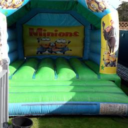 Minions 10x12 castle, excellent condition including pegs and blower