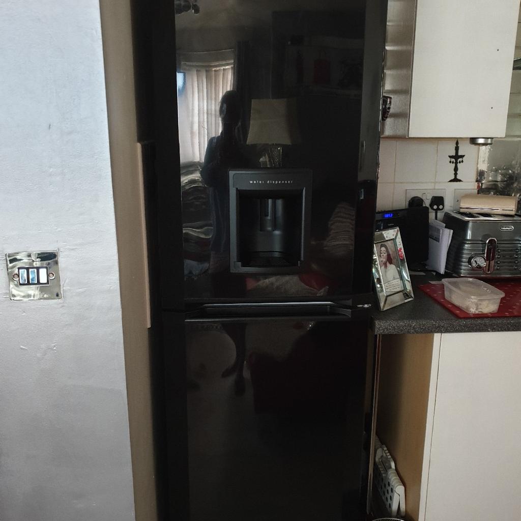 Beko black gloss fridge freezer in Blaby für £ 125,00 zum Verkauf