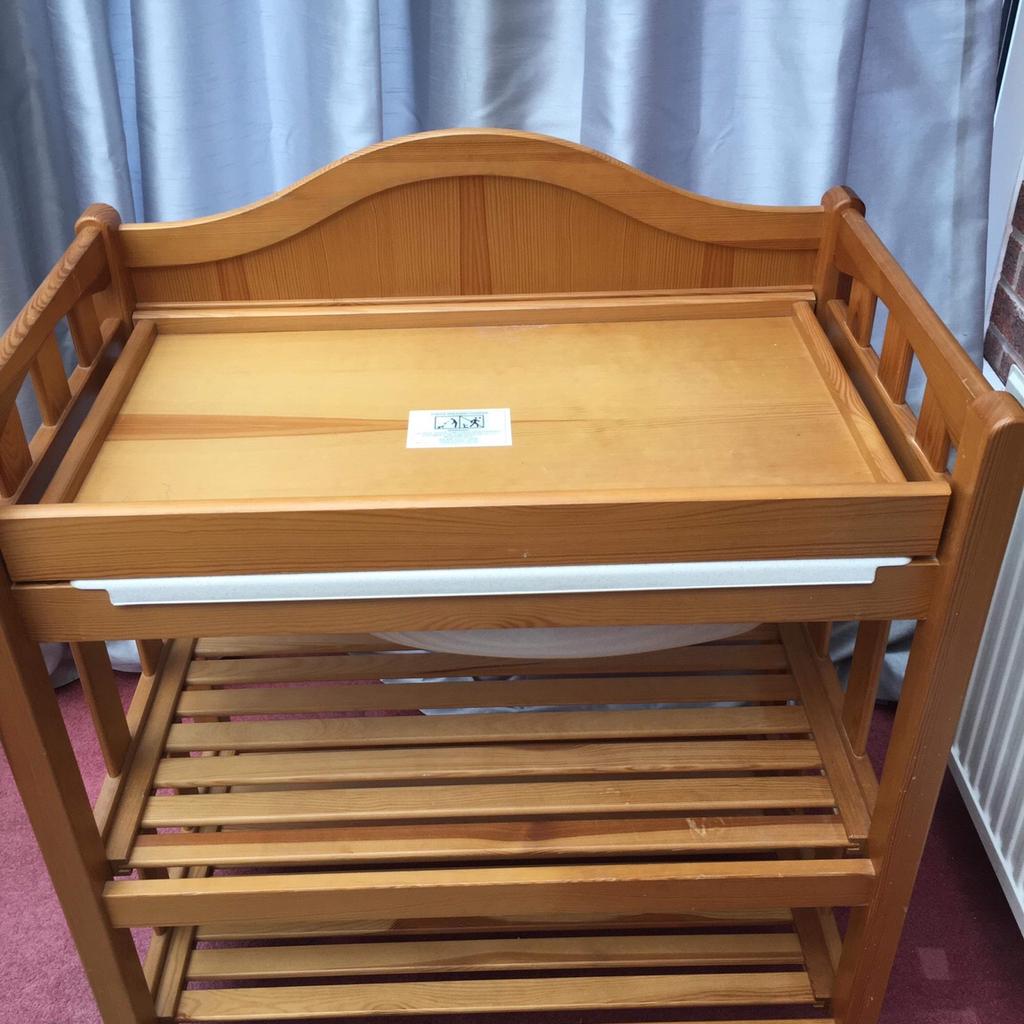 Mamas and Papa s Baby Dresser Changer Bath in South Staffordshire