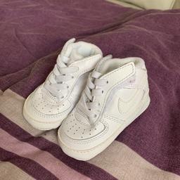 Size 1.5 baby Nike shoes(fit a 6 month old)
