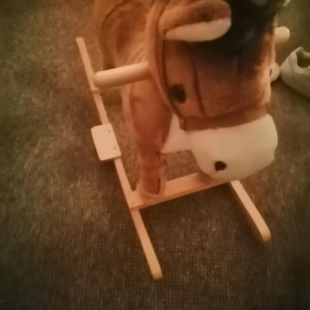 rocking horse 🐴 in Newark and Sherwood für £ 5,00 zum Verkauf | Shpock AT