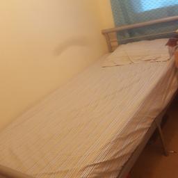 Metal single bed
Good condition
Pick up only