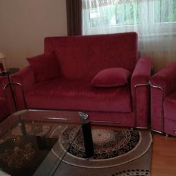 Ich ver kaufe wohnunzimmer Sofa 3  2 und 1prson  für 300 Euro